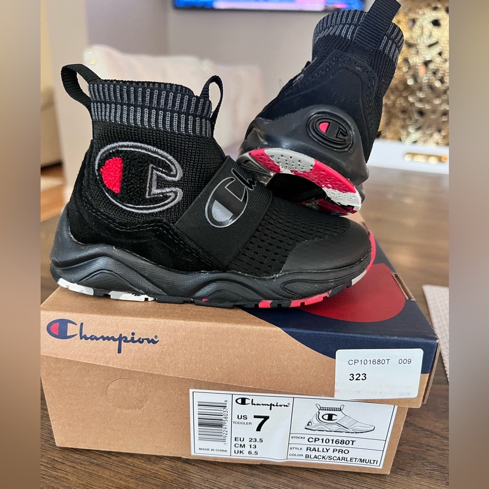 Kids champions sneakers